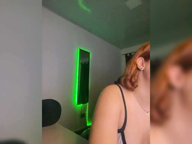 Allie-Rose live cam on BongaCams