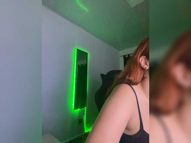 Allie-Rose live cam on BongaCams
