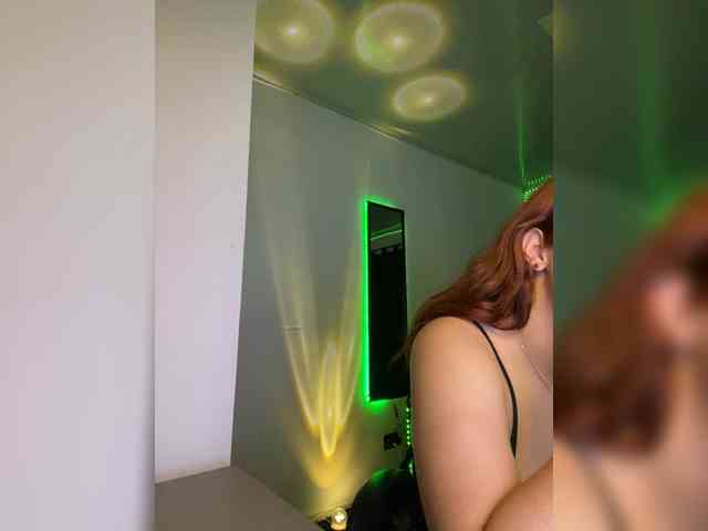 Allie-Rose webcam