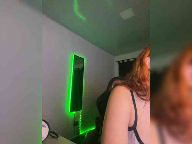 Allie-Rose webcam