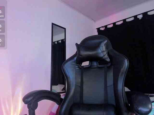 Allie-Rose webcam