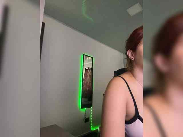 Allie-Rose webcam