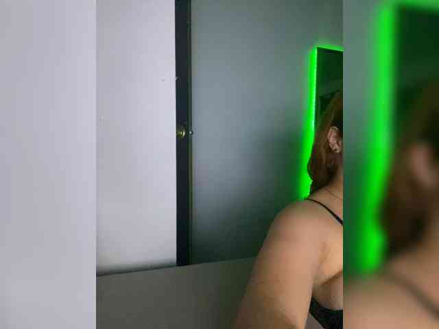 Allie-Rose webcam