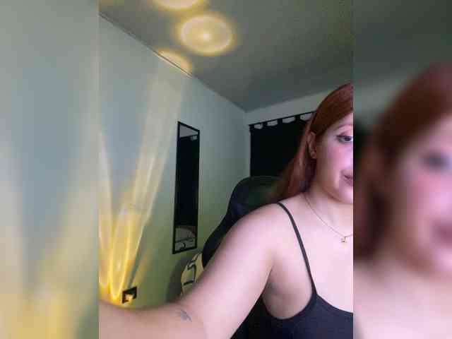 Allie-Rose webcam