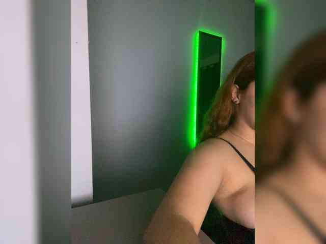 Allie-Rose webcam