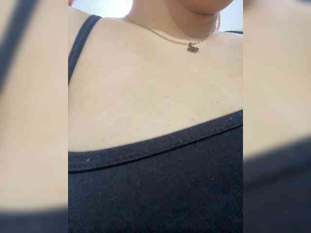 Allie-Rose webcam