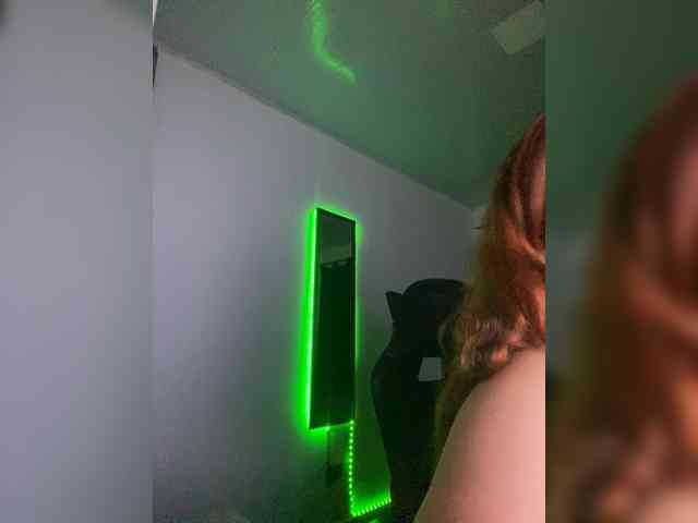 Allie-Rose webcam