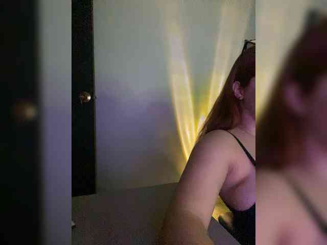 Allie-Rose Live Webcam on BongaCams
