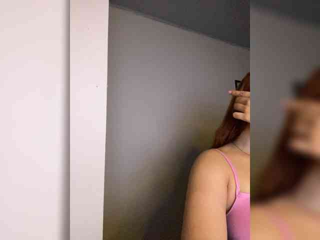 Allie-Rose webcam