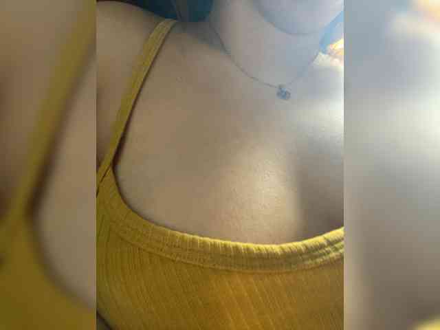 Allie-Rose webcam