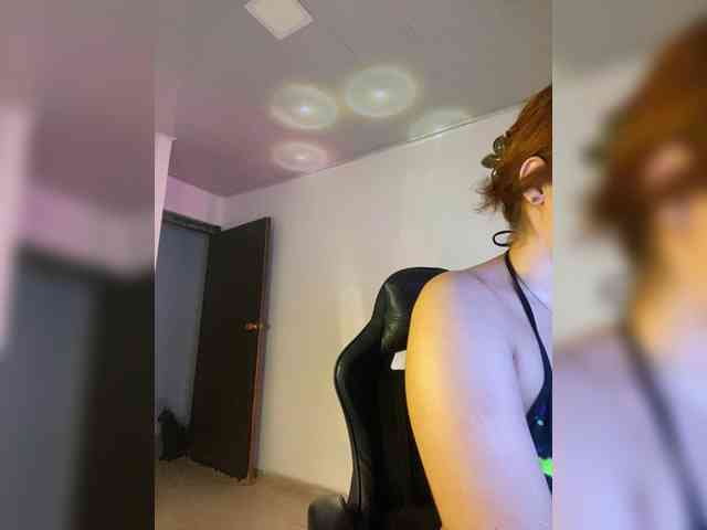 Allie-Rose webcam