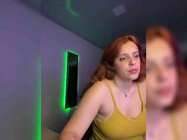 Allie-Rose webcam