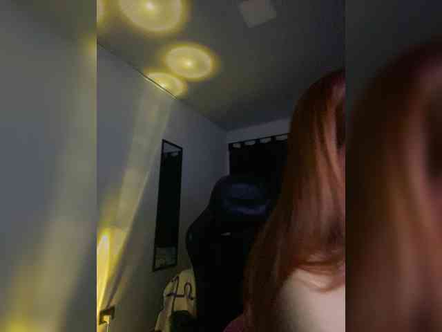 Allie-Rose webcam