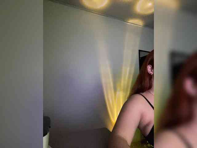 Allie-Rose webcam