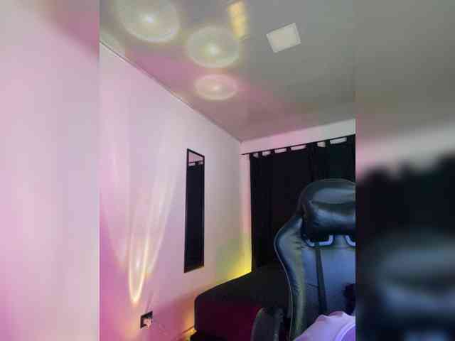 Allie-Rose webcam