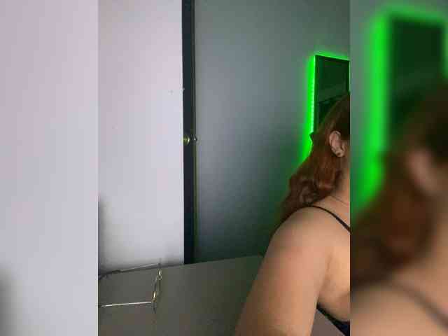Allie-Rose webcam