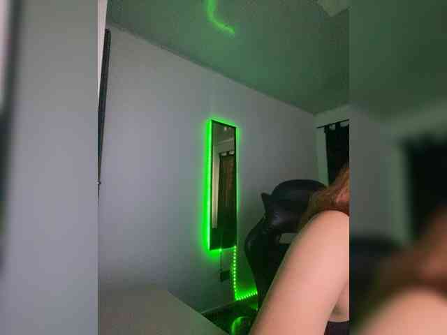 Allie-Rose webcam