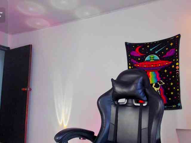 Allie-Rose webcam