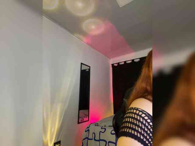 Allie-Rose webcam