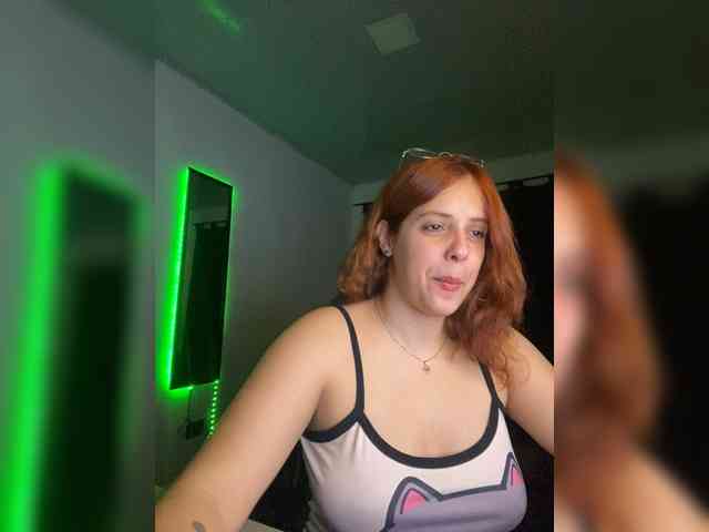 Allie-Rose webcam