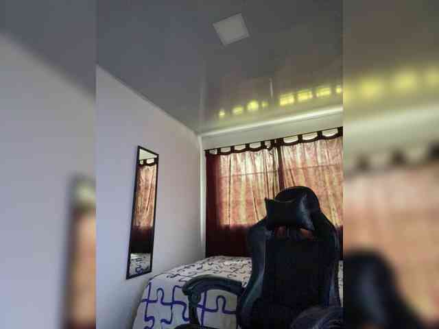 Allie-Rose webcam