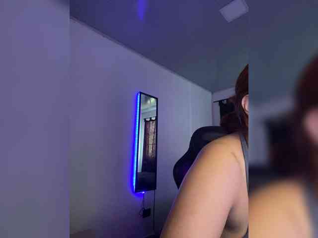 Allie-Rose webcam