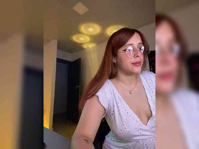Allie-Rose webcam