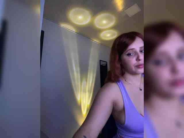 Allie-Rose webcam
