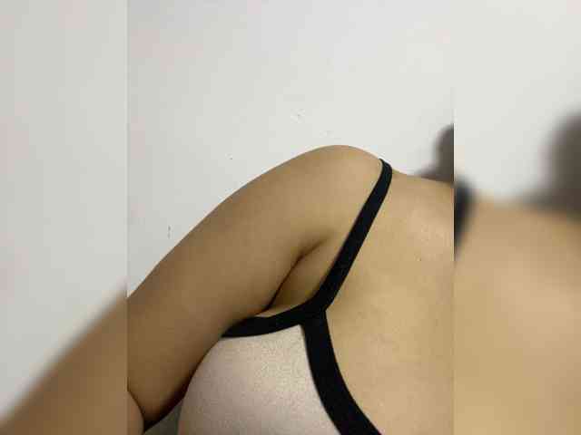 Allie-Rose webcam
