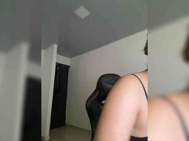Allie-Rose webcam