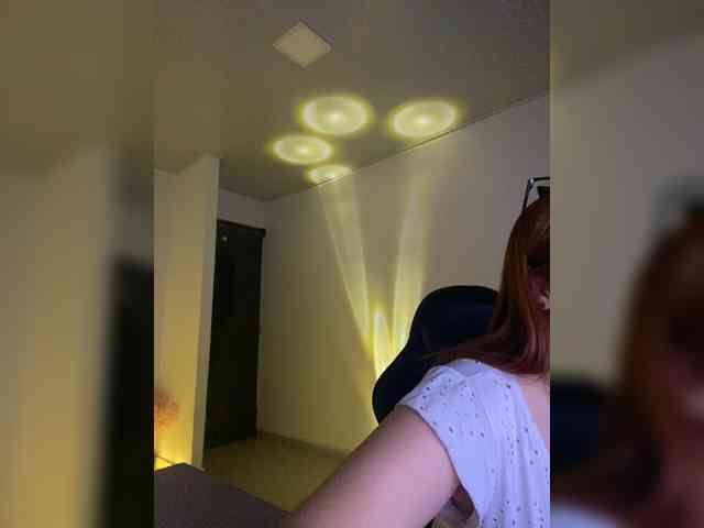 Allie-Rose webcam