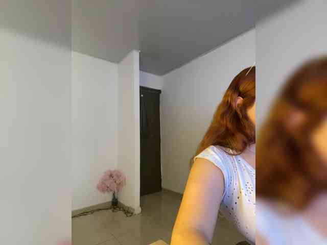 Allie-Rose webcam