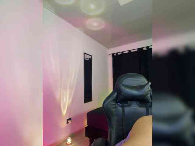 Allie-Rose webcam