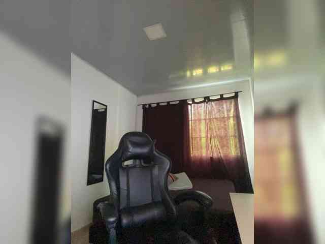 Allie-Rose webcam