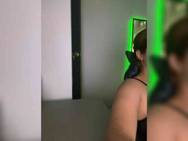 Allie-Rose webcam