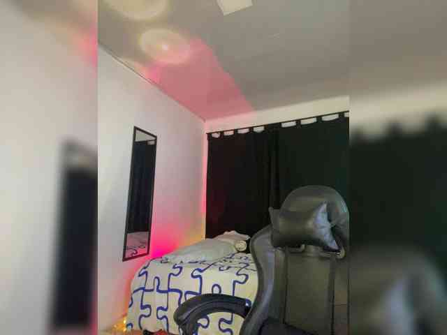 Allie-Rose webcam