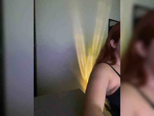 Allie-Rose webcam