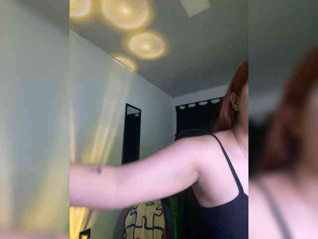 Allie-Rose webcam