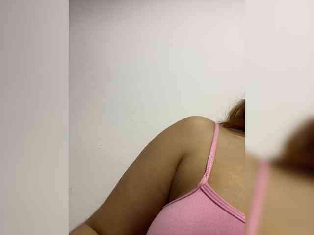 Allie-Rose webcam