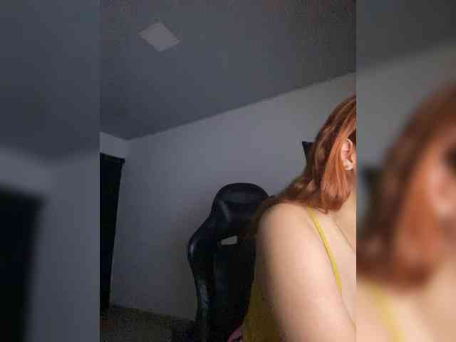 Allie-Rose webcam