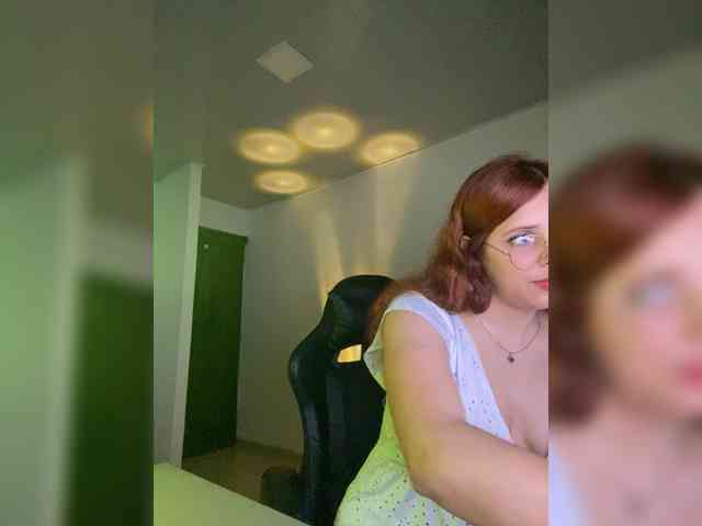 Allie-Rose webcam