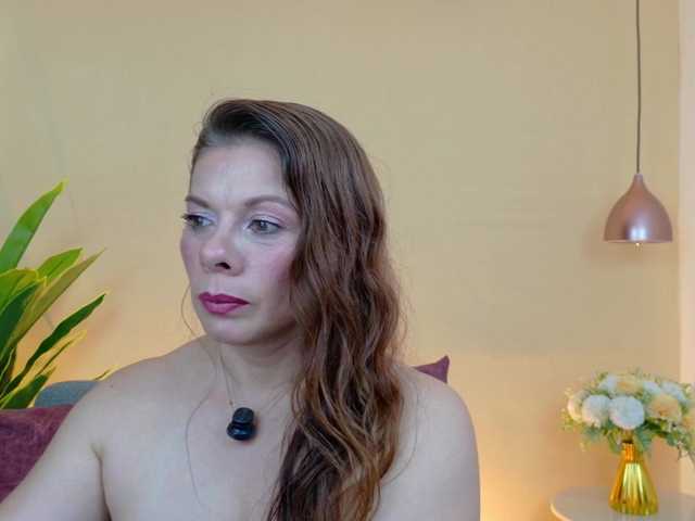Quinn-Darly live cam on BongaCams