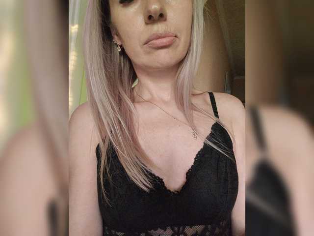 Anjela2011 Live Cam on BongaCams