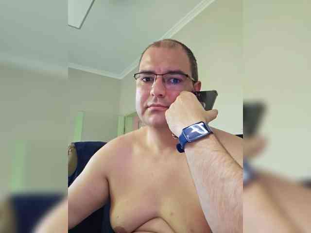 Andrew19005 Live Webcam on BongaCams