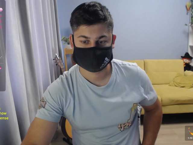 TomGuys live webcam show
