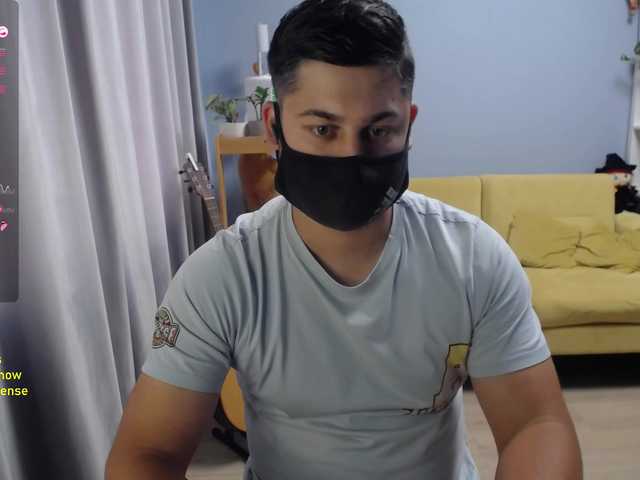 TomGuys live webcam show