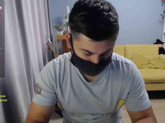 TomGuys Live Webcam on BongaCams