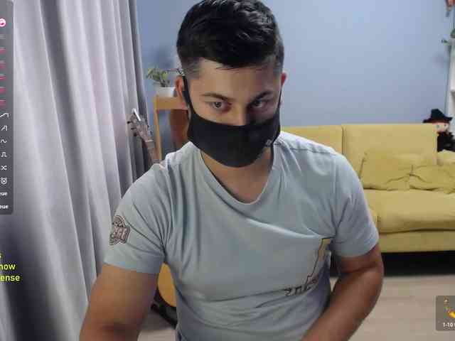 TomGuys Live Webcam on BongaCams