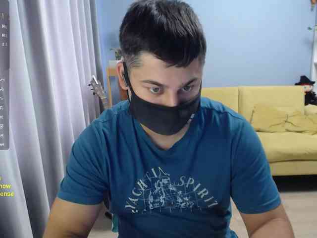 TomGuys Live Webcam on BongaCams