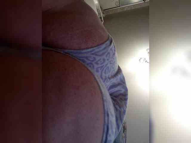 Milf_a webcam